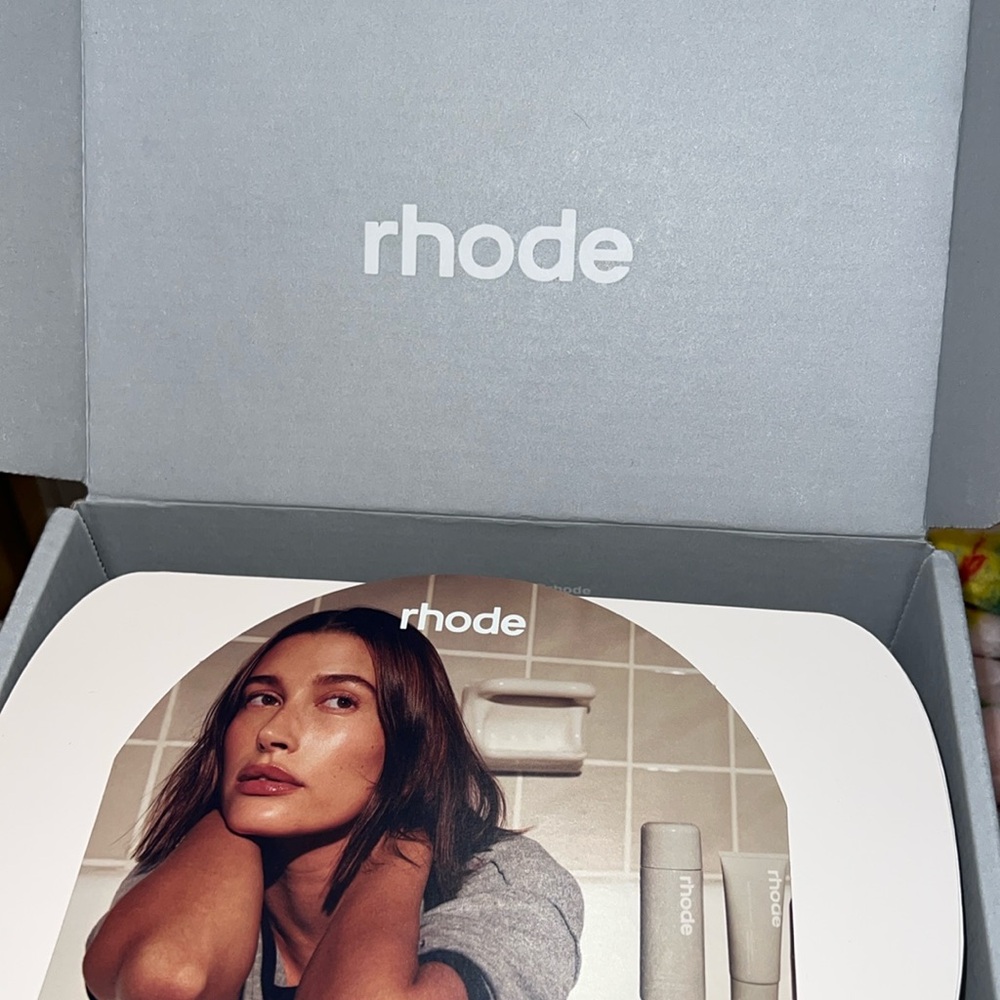Rhode Cinnamon Roll Birthday Set